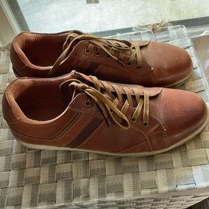 Men’s Propet brown leather sneakers.  Barely worn, excellent condition.  Size 13